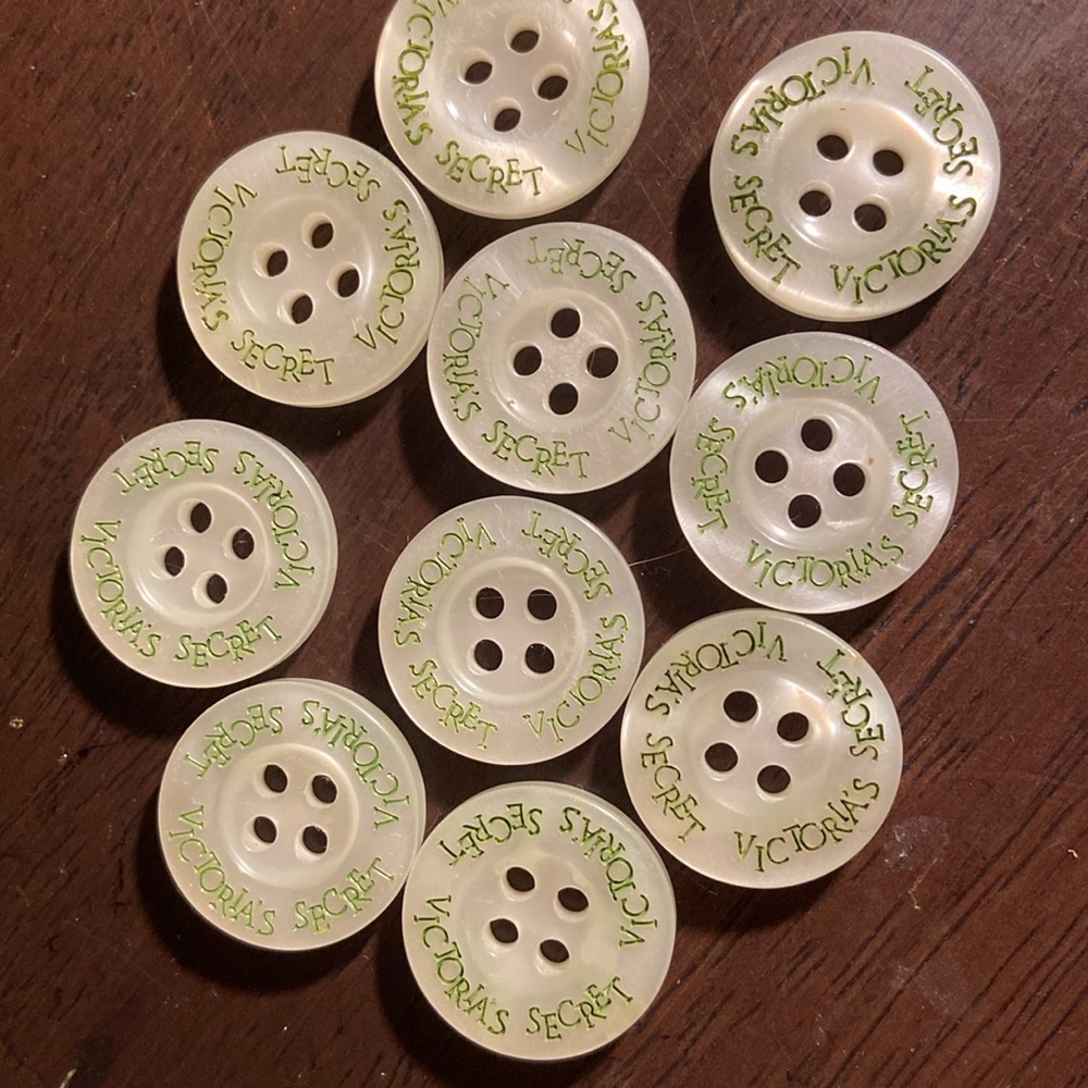 💐 TEN (10) Victoria Secret Buttons